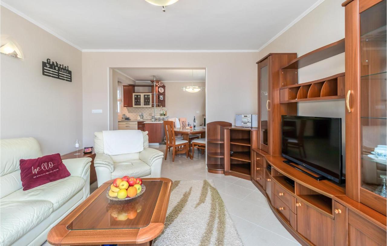 1 Bedroom Awesome Apartment In Kampor Exterior photo